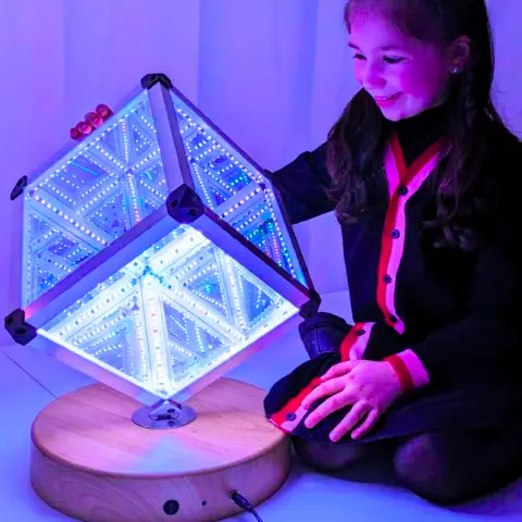 Cubo Specchio Infinito Rotante con Sensore Sonoro e Telecomando