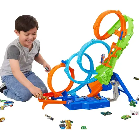 Hot Wheels Mega Loop Super Scontri - Pista con Booster e 3 Loop