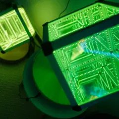 Cubo Specchio Infinito Rotante con Sensore Sonoro e Telecomando - Sviluppo sensoriale