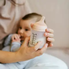 Zero Zero Baby Bottle with Anti-Colic Silicone Teat Slow Flow (S) 180 ml Light - baby bottles and accessories