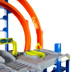 Hot Wheels City Mega Gigaloop Garage con 1 Auto e Elicottero - play set