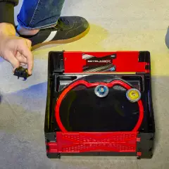 Beyblade X Clash And Carry - action figures ed accessori