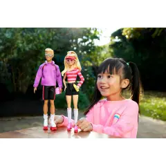 Barbie e Ken sui Pattini Set 65° Anniversario con Accessori HXK90 - collezionabili bambina