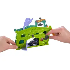 Hot Wheels Fold Out Playset Ghost Garage - play set