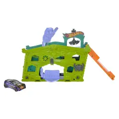Hot Wheels Fold Out Playset Ghost Garage - play set