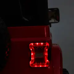 Jeep Wrangler Rubicon Auto Elettrica, Licenza Ufficiale, Telecomando e Luci LED, Rosso - auto
