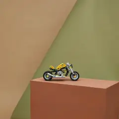 LEGO Technic Moto Gialla 42225 Moto STEM con Motore a 3 Pistoni - lego