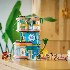 LEGO Friends Casa dell’Amicizia Heartlake City 42689 - lego