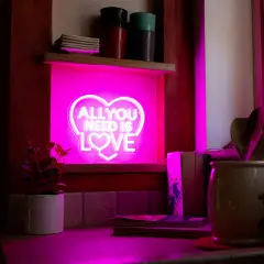 Legami - Lampada Led Effetto Neon All You Need Is Love - regalo e gadget valigeria