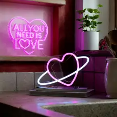 Legami - Lampada Led Effetto Neon All You Need Is Love - regalo e gadget valigeria