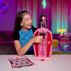 Monster High Garden Mysteries Set Bambola E Guardaroba Con Accessori Draculaura - action figures ed accessori