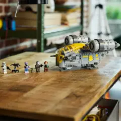 LEGO Star Wars 75447 Razor Crest Astronave 930 Pezzi - lego