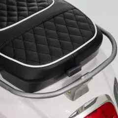 Vespa Piaggio Elettrica 8V - Batteria al Litio, Bluetooth e Luci LED - Bianca - auto