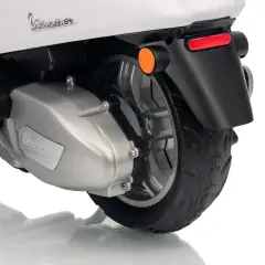 Vespa Piaggio Elettrica 8V - Batteria al Litio, Bluetooth e Luci LED - Bianca - auto
