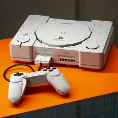 LEGO PlayStation 72306 Console PS1 con Controller e Diorami, 18+ - lego