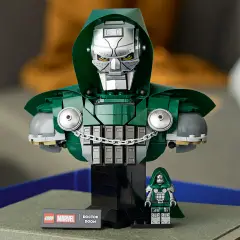 LEGO Super Heroes Busto del Dottor Destino 76345 - 379 Pezzi - lego