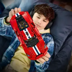 LEGO Technic Auto Ferrari 488 Pista 42235 - 882 Pezzi - lego