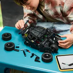 LEGO Technic Batmobile Tumbler 42239 - 719 Pezzi - lego