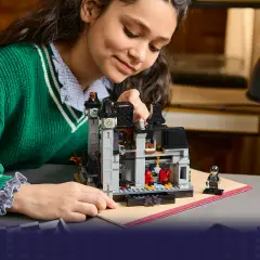 LEGO Wednesday Nevermore Academy 76788 - 890 Pezzi - lego