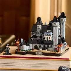LEGO Wednesday Nevermore Academy 76788 - 890 Pezzi - lego