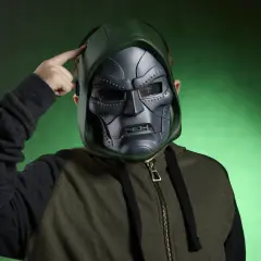 Avengers Doomsday Maschera Doctor Doom Luci E Suoni - action figures ed accessori