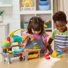 Playdoh Cucina dei Piccoli Chef Playset - creatività