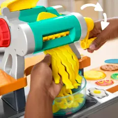 Playdoh Cucina dei Piccoli Chef Playset - creatività