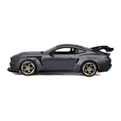 Maisto Ford Mustang GTD 2025 Modellino Auto in Scala 1:18 - auto