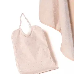 Set Asilo 3 Pezzi: Bavaglino Xl Asciugamano e Sacca Porta Oggetti Square Girl - Sicurezza e igiene